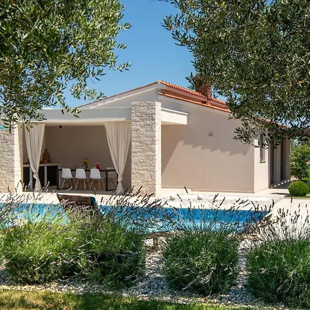 Holiday home Saint Silentio *