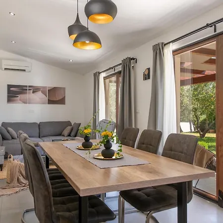 Saint Silentio * Marčana